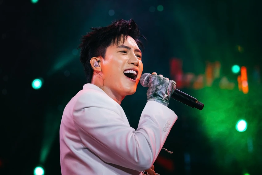 vpbank-e-concert-ngay-khong-tien-mat-2025-bung-no-am-nhac-thu-hut-hang-chuc-ngan-khan-gia-3.jpg