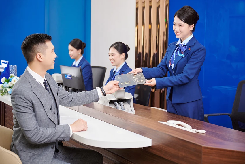 ngan-hang-ncb-ra-mat-the-visa-tu-hao-mang-viet-nam-di-khap-muon-noi-2.jpg