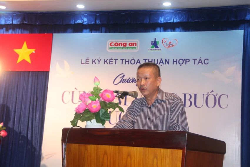 le-ky-ket-chuong-trinh-cung-em-vung-buoc-tuong-lai-chung-tay-cham-lo-hau-phuong-chien-si-2.JPG