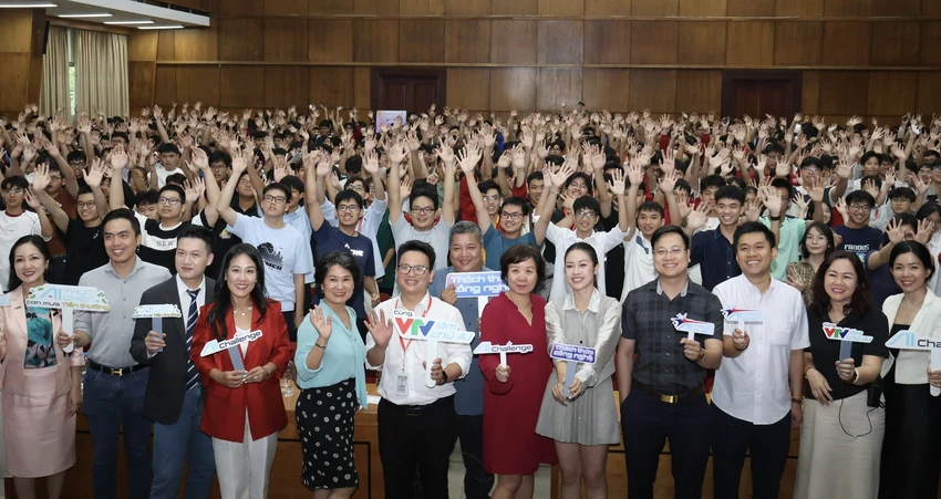 Gần 4000 sinh viên đã tham gia Unitour “A.I thực chiến”, Đại học Bách Khoa bùng nổ đăng ký.jpg