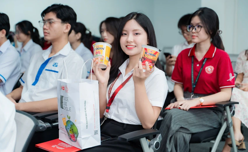 acecook-happy-scholarship-2025-lan-toa-hanh-phuc-chap-canh-uoc-mo-cho-hoc-sinh-sinh-vien.jpg
