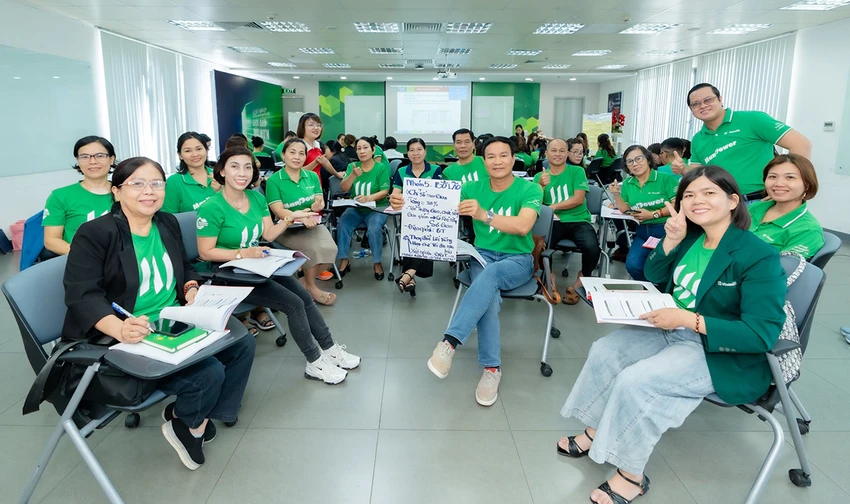 1-000-tu-van-vien-bao-hiem-manulife-duoc-dao-tao-kien-thuc-suc-khoe-cong-dong-2.jpg