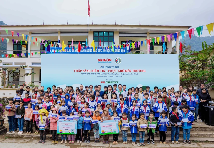 fe-credit-tung-goi-tin-dung-uu-dai-ho-tro-nguoi-dan-vung-lu-on-dinh-cuoc-song-3.jpg