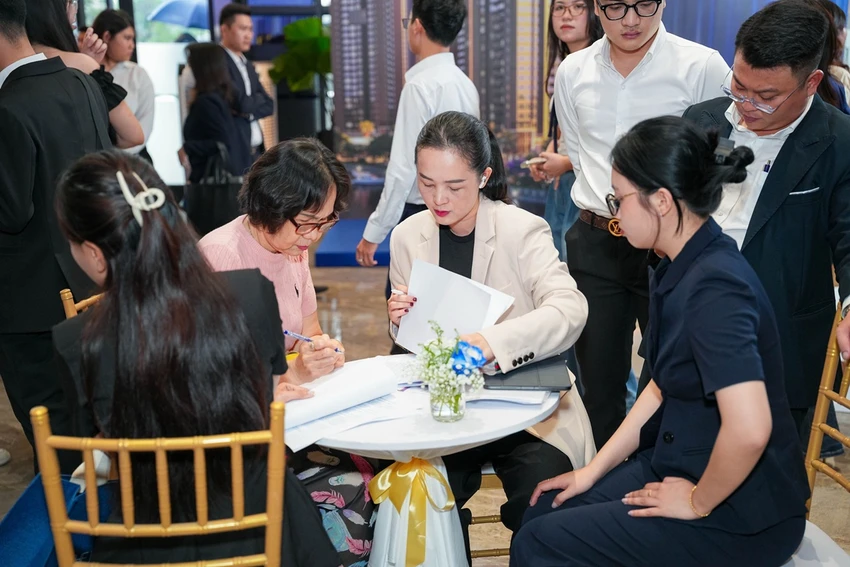 giu-vung-suc-hut-the-prive-khuay-dong-thi-truong-can-ho-hang-sang-trung-tam-tp-hcm-2.jpeg