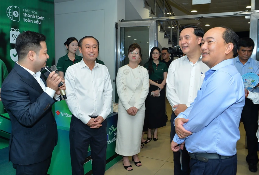 an-tuong-giai-phap-thanh-toan-sieu-tien-loi-pay-by-account-tai-tuyen-metro-so-1-tp-hcm-3.jpg