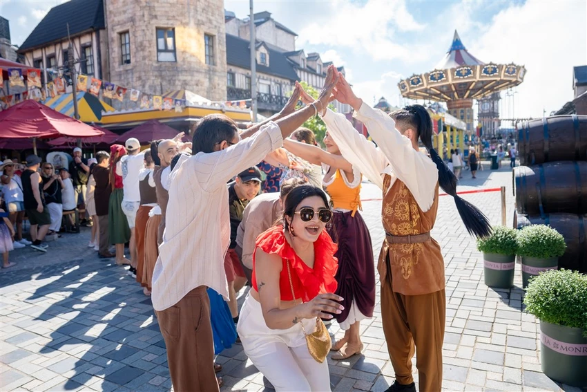 ba-na-hills-tung-chinh-sach-ve-cap-treo-khong-gioi-han-so-lan-len-cap-trong-3-ngay-3.jpg
