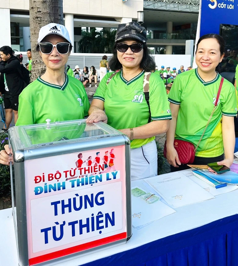 chung-tay-quyen-gop-mang-tet-am-den-nguoi-ngheo-THUMB.jpg