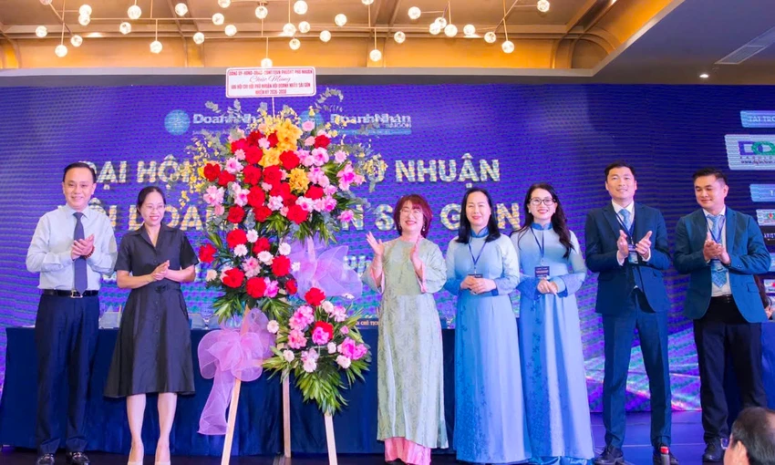 ra-mat-ban-chap-hanh-chi-hoi-phu-nhuan-hoi-doanh-nhan-sai-gon-2.png