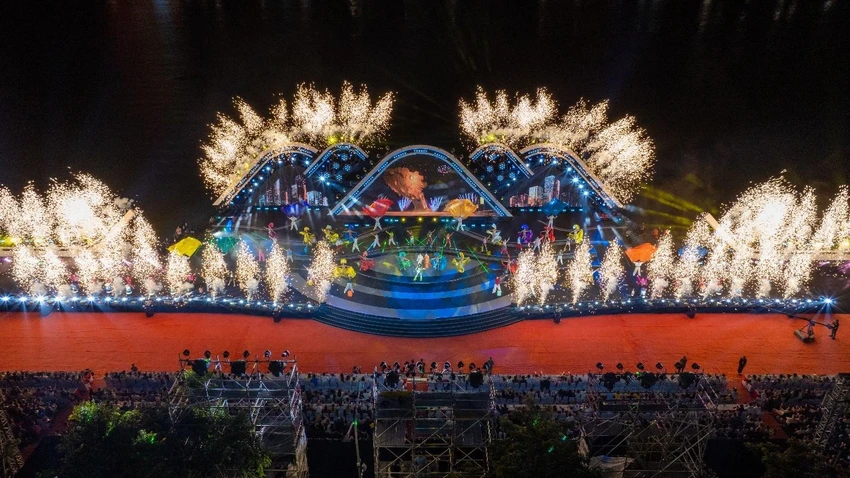 sun-group-tai-tro-chuong-trinh-ban-phao-hoa-lon-nhat-tu-truoc-den-nay-tai-ha-noi-4.jpg