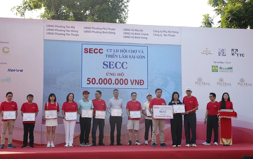 chuong-trinh-di-bo-tu-thien-dinh-thien-ly-21-nam-lan-toa-tinh-than-cong-dong-4.JPG