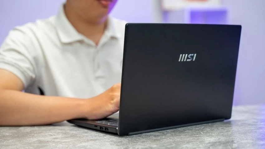 laptop-sinh-vien-goi-y-cach-chon-mua-phu-hop-cho-tung-nganh-hoc-2.jpg