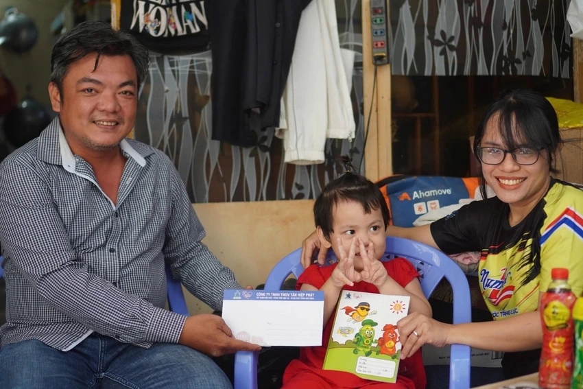 truoc-them-tet-tan-hiep-phat-tiep-tuc-mang-hoi-am-den-tre-em-mo-coi-vi-covid-19-3.jpg