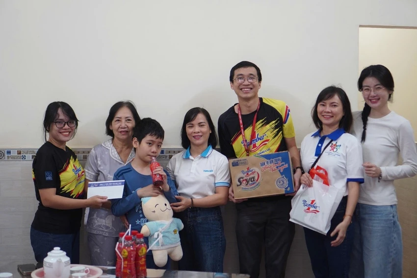 truoc-them-tet-tan-hiep-phat-tiep-tuc-mang-hoi-am-den-tre-em-mo-coi-vi-covid-19.jpg