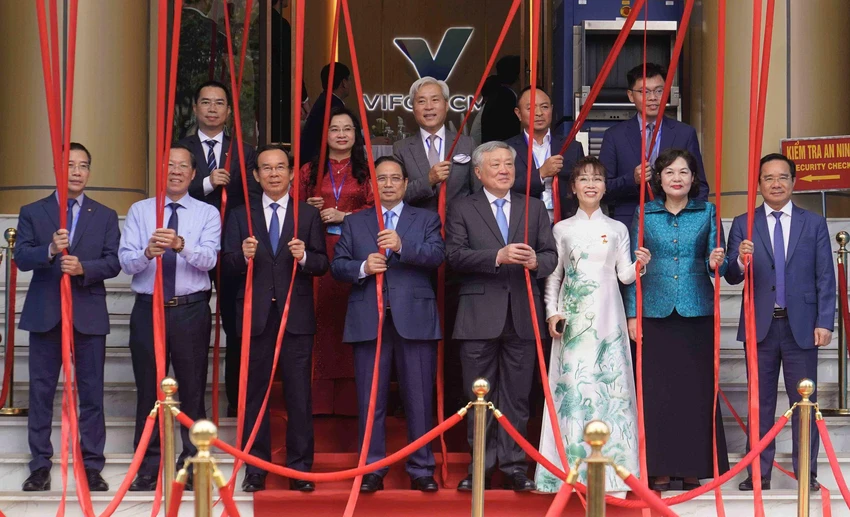 trung-tam-tai-chinh-quoc-te-viet-nam-tai-tp-hcm-ra-mat-nen-tang-niem-tin-don-dong-von-toan-cau-4.jpg