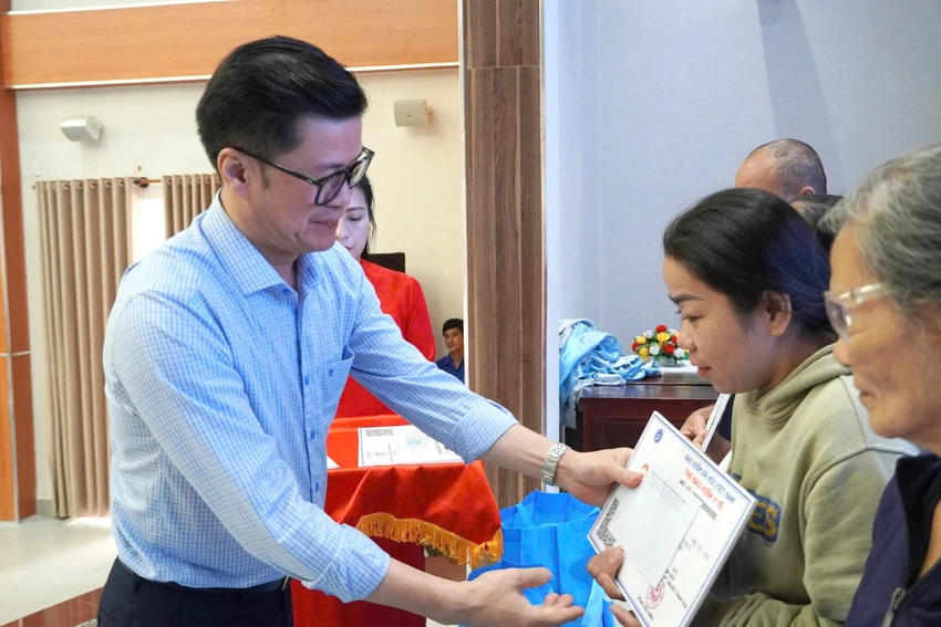 bhxh-tp-hcm-tru-cot-an-sinh-cua-do-thi-hon-14-trieu-dan.png