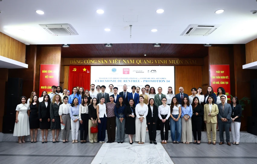 thong-bao-tuyen-sinh-khoa-15-chuong-trinh-lien-ket-dao-tao-thac-si-luat-bang-tieng-phap.jpg