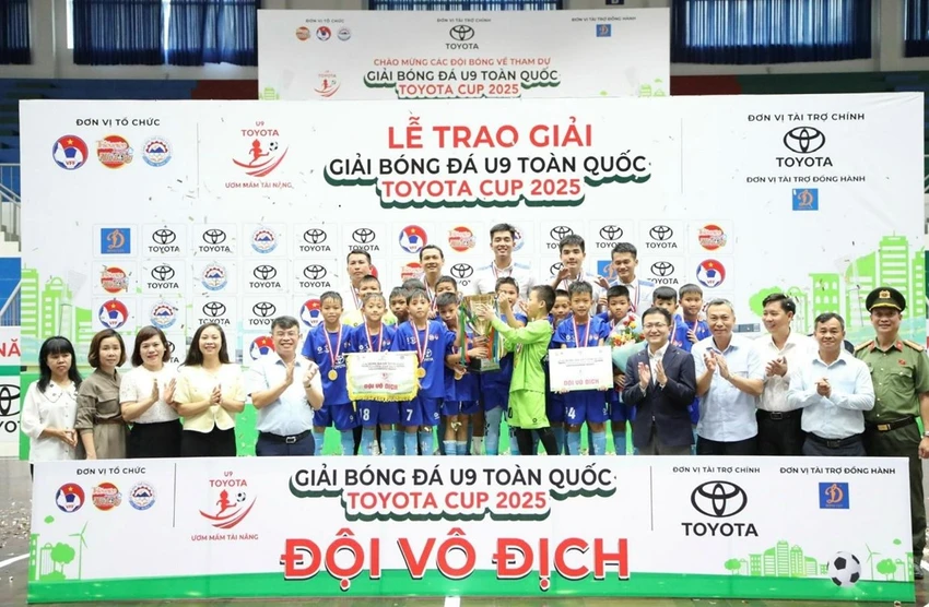 toyota-viet-nam-31-nam-ben-bi-vi-tuong-lai-tuoi-sang-cua-nguoi-viet-4.jpg