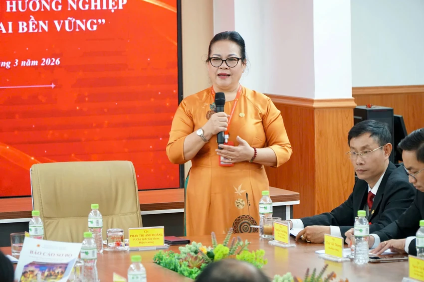 hoc-sinh-trai-nghiem-thuc-te-de-dinh-huong-nghe-som.jpg