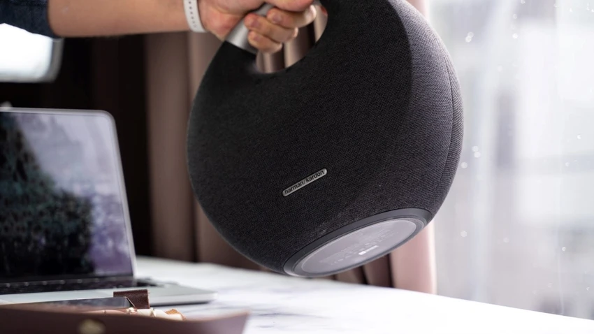 loa-harman-kardon-cua-nuoc-nao-top-san-pham-dinh-cao-dang-mua-nhat.jpg