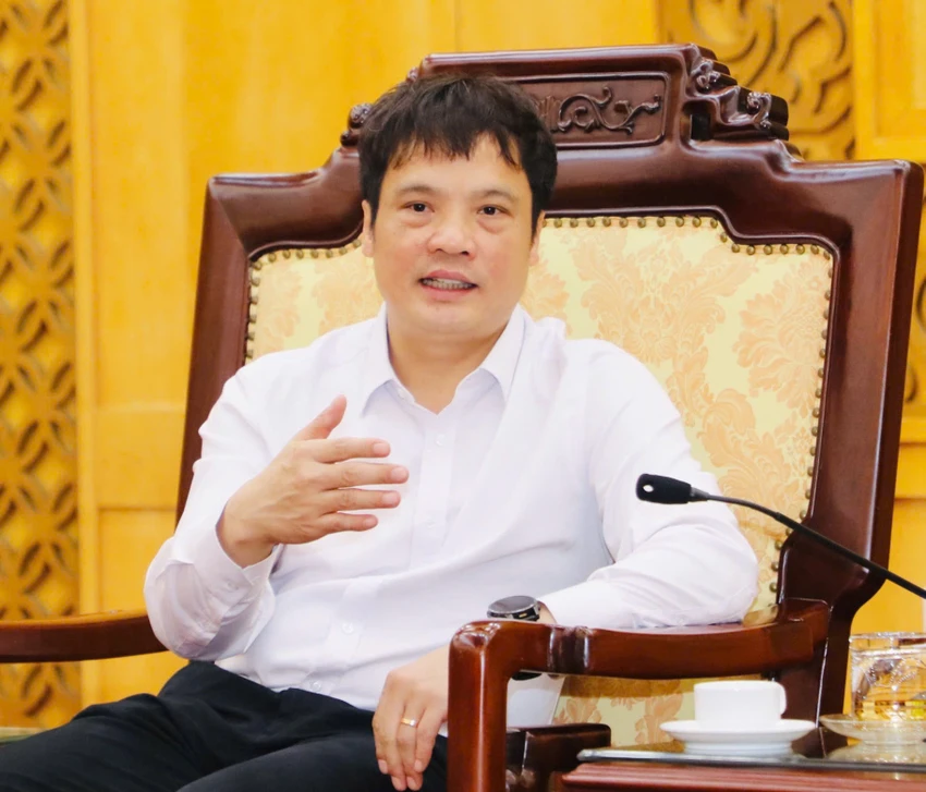 fpt-lam-viec-voi-lanh-dao-tinh-ninh-binh-thuc-day-hop-tac-chuyen-doi-so-va-giao-duc.jpg