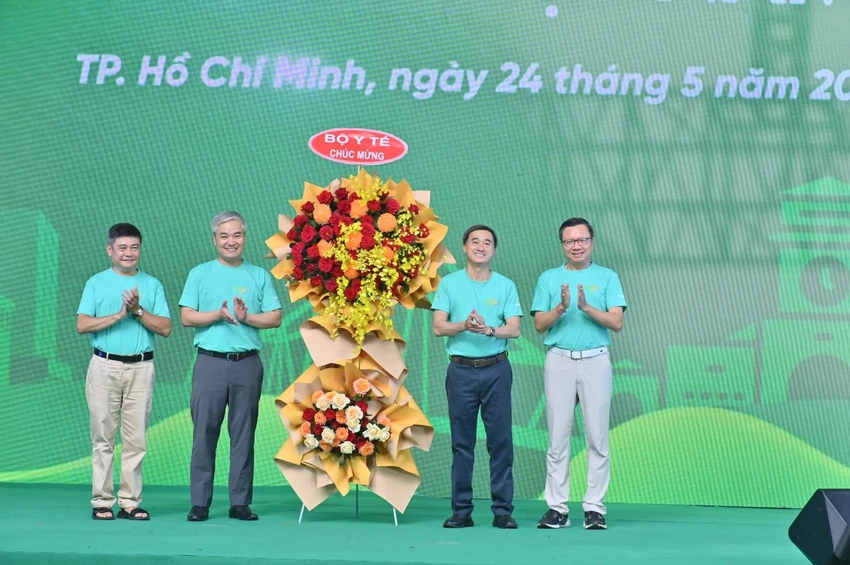 ngay-dinh-duong-cong-dong-viet-nam-tu-van-mien-phi-cho-gan-10-000-nguoi-2.jpg