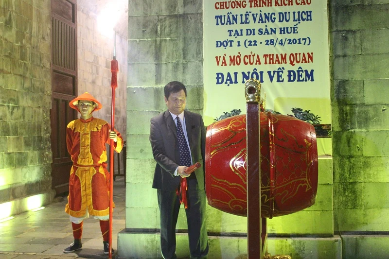 Đại nội Huế mở cửa đón du khách tham quan về đêm ảnh 3 Đại nội Huế mở cửa đón du khách tham quan về đêm ảnh 3
