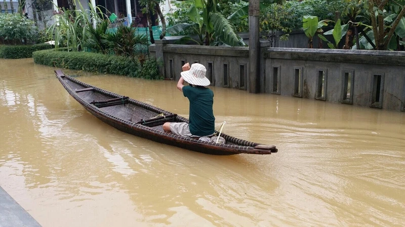 Lũ vẫn đang chia cắt vùng trũng Quảng Điền ảnh 4 Lũ vẫn đang chia cắt vùng trũng Quảng Điền ảnh 4