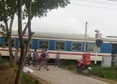 Cô gái trẻ bị tàu tông tử vong