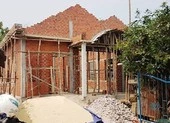 Sập giàn giáo nhà đang xây, 1 người chết
