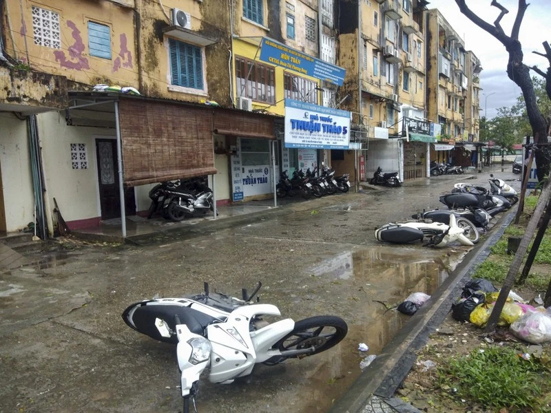 Bão số 13 đổ bộ vào Quảng Bình, nam Hà Tĩnh ảnh 21 Hình ảnh về thiệt hại do bão số 13 ở Thừa Thiên - Huế - ảnh 5