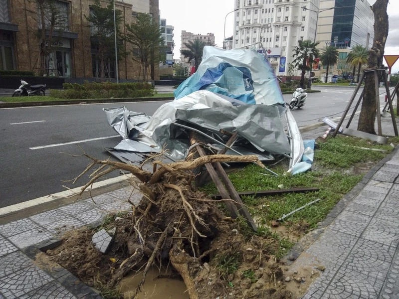 Bão số 13 đổ bộ vào Quảng Bình, nam Hà Tĩnh ảnh 19 Hình ảnh về thiệt hại do bão số 13 ở Thừa Thiên - Huế - ảnh 3