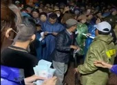 Thôn đã trả lại cho dân số tiền ca sĩ Thủy Tiên trao tặng