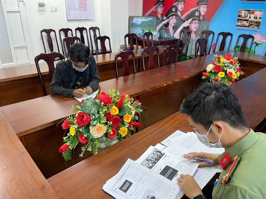 Nguyễn Quốc H tại cơ quan công an.