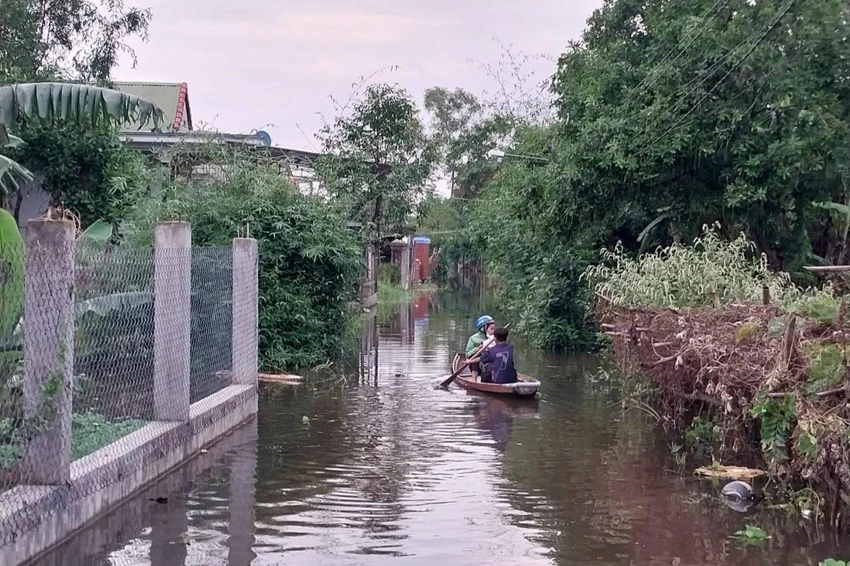 Nhiều nơi tại vùng trũng xã Quảng Phú, huyện Quảng Điền, Thừa Thiên - Huế bị ngập lũ. Ảnh: Hiệp Tuấn Nhiều nơi tại vùng trũng xã Quảng Phú, huyện Quảng Điền, Thừa Thiên - Huế bị ngập lũ. Ảnh: Hiệp Tuấn