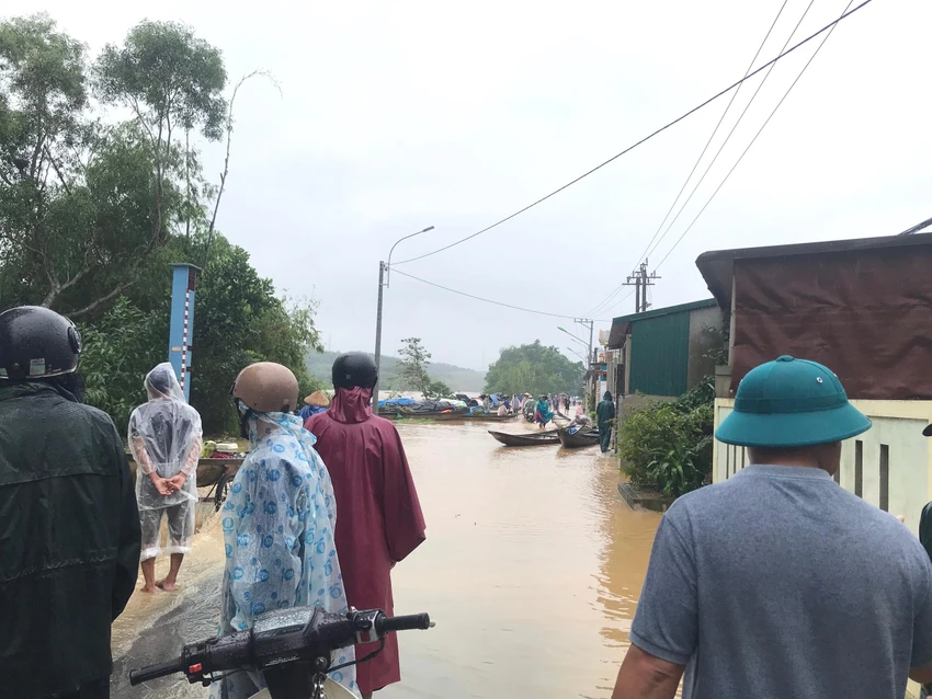 Nước ngập nhiều nơi ở TP Đông Hà.