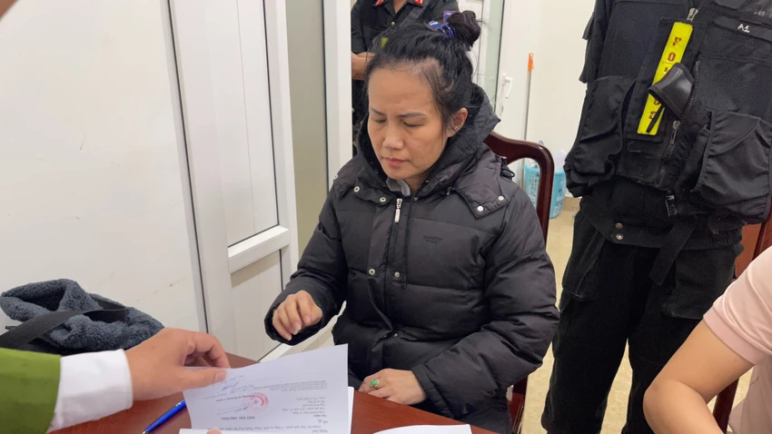 Lê Thị Mỹ Dung tại cơ quan công an. Lê Thị Mỹ Dung tại cơ quan công an.