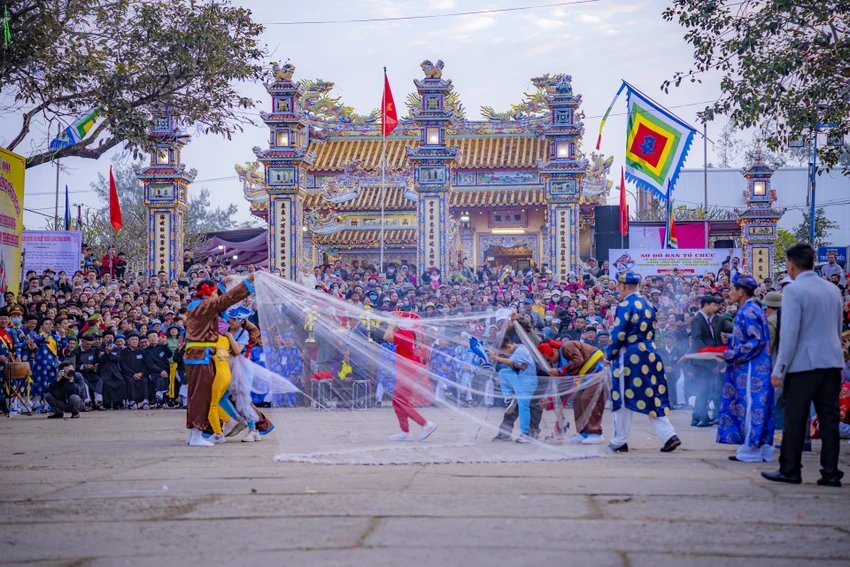 Đây là một lễ hội với mục đích tưởng nhớ vị Thành hoàng cùng các tiền nhân lập làng và cầu cho mưa thuận gió hòa, ngư dân ra khơi gặp nhiều may mắn. Đây là một lễ hội với mục đích tưởng nhớ vị Thành hoàng cùng các tiền nhân lập làng và cầu cho mưa thuận gió hòa, ngư dân ra khơi gặp nhiều may mắn.