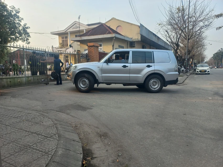 Lực lượng chức năng có mặt tại trung tâm đăng kiểm. Lực lượng chức năng có mặt tại trung tâm đăng kiểm.