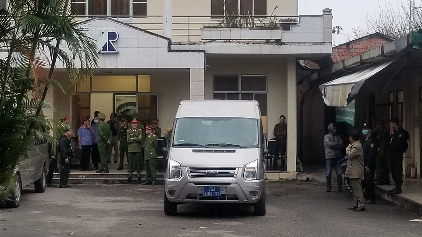 Cơ quan chức năng có mặt tại Trung tâm đăng kiểm xe cơ giới tỉnh Thừa Thiên - Huế.