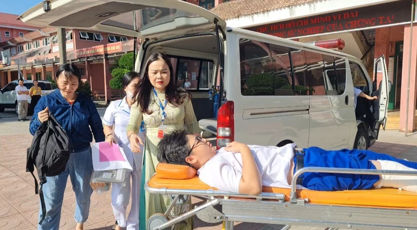 Em Bùi Phan Đức Tiến đến điểm thi. Em Bùi Phan Đức Tiến đến điểm thi.
