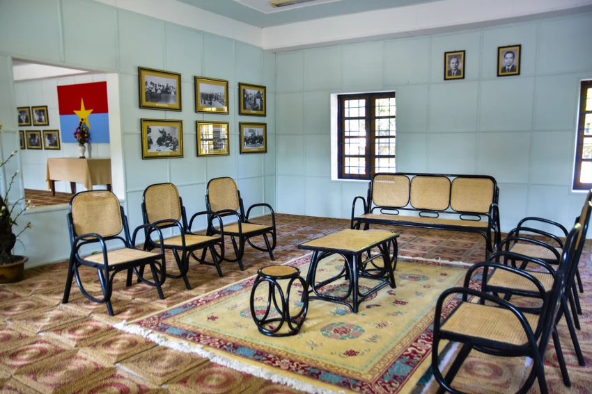 Cách đây nửa thế kỷ, khi tỉnh Quảng Trị được giải phóng (1-5-1972), sau hiệp định Pari được ký kết, thực hiện chủ trương của Đảng, Chính phủ Cách mạng lâm thời CHMNVN chọn vùng đất thuộc huyện Cam Lộ, tỉnh Quảng Trị làm trụ sở. Nhằm tạo vị thế cho ủy ban cố vấn và Chính phủ lâm thời thực hiện các hoạt động ngoại giao và tiếp tục lãnh đạo các cuộc đấu tranh ở miền Nam đến thắng lợi hoàn toàn. Ảnh: NGUYỄN DO Cách đây nửa thế kỷ, khi tỉnh Quảng Trị được giải phóng (1-5-1972), sau hiệp định Pari được ký kết, thực hiện chủ trương của Đảng, Chính phủ Cách mạng lâm thời CHMNVN chọn vùng đất thuộc huyện Cam Lộ, tỉnh Quảng Trị làm trụ sở. Nhằm tạo vị thế cho ủy ban cố vấn và Chính phủ lâm thời thực hiện các hoạt động ngoại giao và tiếp tục lãnh đạo các cuộc đấu tranh ở miền Nam đến thắng lợi hoàn toàn. Ảnh: NGUYỄN DO