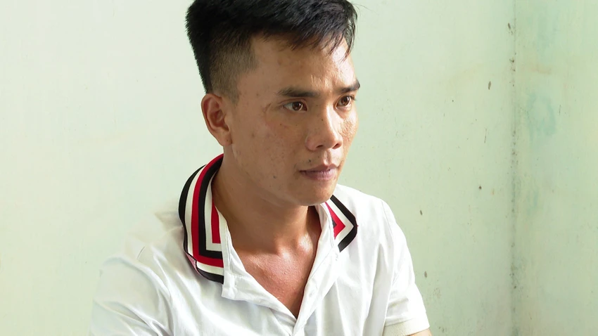 Phan Văn Quang tại cơ quan công an. Phan Văn Quang tại cơ quan công an.