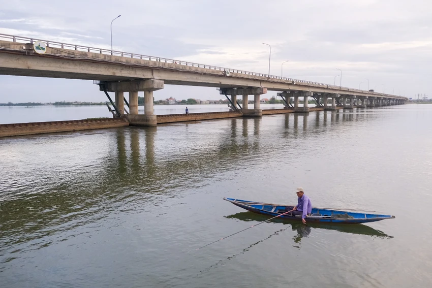 Trước thực trạng đó, vừa qua Bộ NN&PTNT đã ban hành Quyết định phê duyệt thành phần Dự án sửa chữa cấp bách đảm bảo an toàn công trình đập Thảo Long với tổng mức đầu tư gần 350 tỉ đồng. Trước thực trạng đó, vừa qua Bộ NN&PTNT đã ban hành Quyết định phê duyệt thành phần Dự án sửa chữa cấp bách đảm bảo an toàn công trình đập Thảo Long với tổng mức đầu tư gần 350 tỉ đồng.