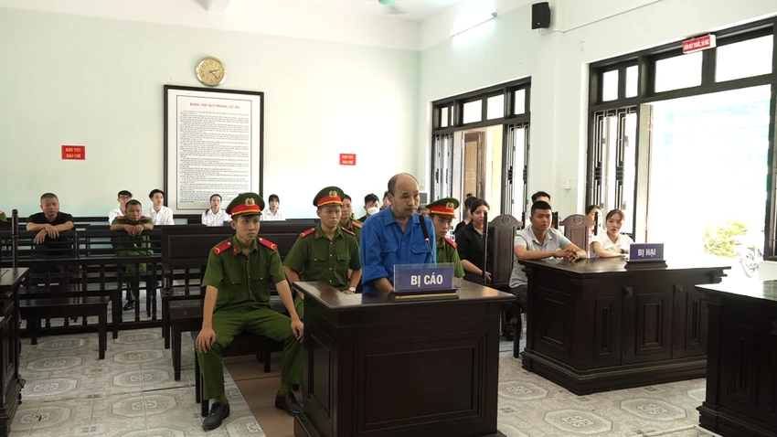 Bị cáo Đặng Văn Đồng tại phiên tòa. Bị cáo Đặng Văn Đồng tại phiên tòa.