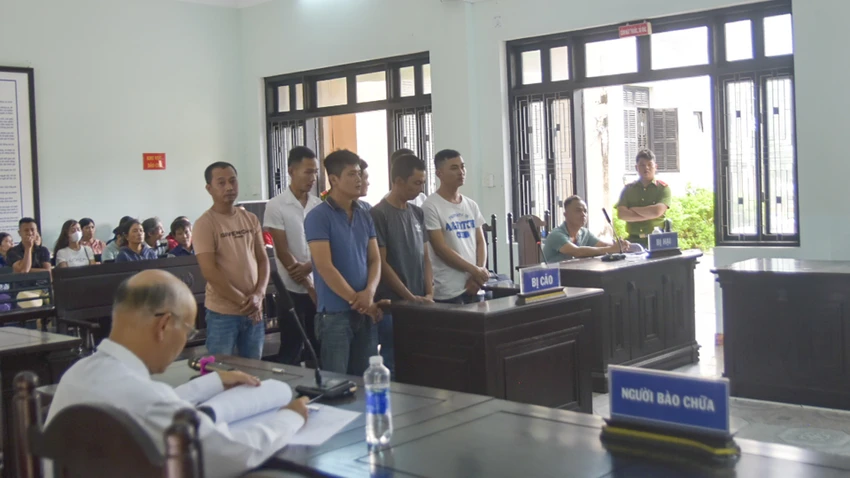 Các bị cáo tại phiên tòa. Ảnh: ND Các bị cáo tại phiên tòa. Ảnh: ND