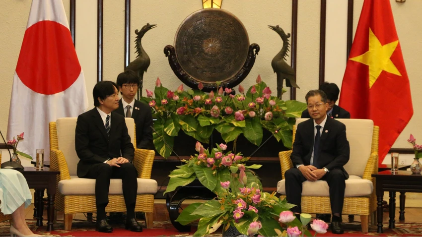 hoang-thai-tu-nhat-ban.jpg