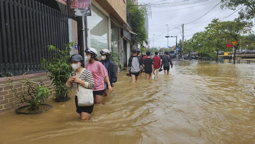 dọn-dep-mua-lu-o-hue-13.jpg