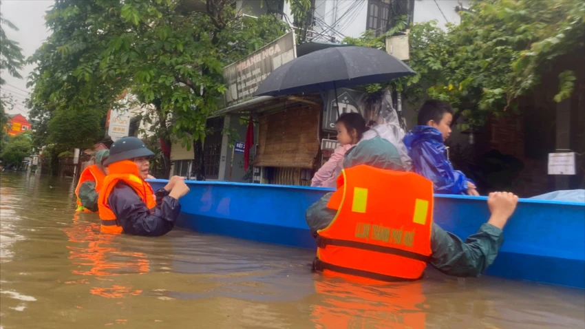 mưa lũ ở huế