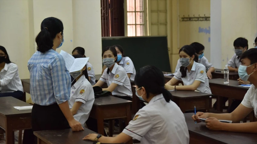 miễn học phí cho học sinh