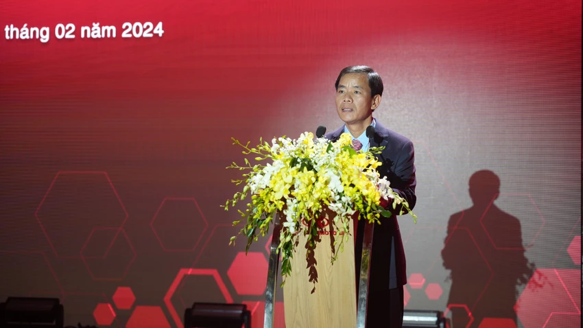 ra-mat-xe-bus-duoc-thiet-ke-theo-y-tuong-rong-thieng-1.jpg